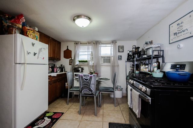 7415 Dixon Street, Forest Park, IL 60130