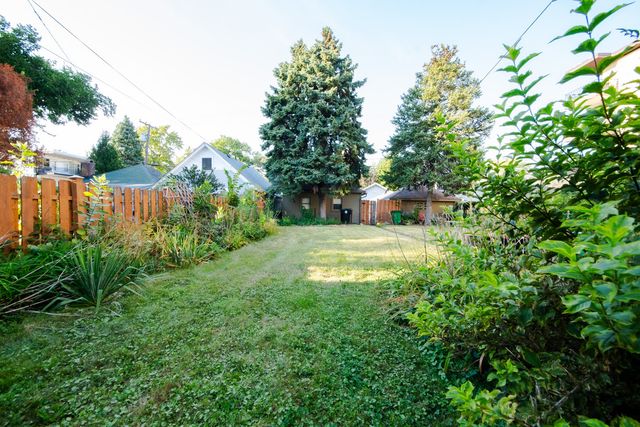7415 Dixon Street, Forest Park, IL 60130
