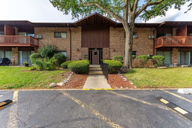 200 Willow Lane C-219, Willow Springs, IL 60480