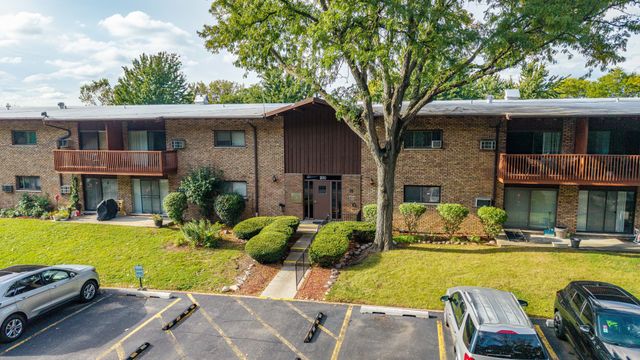 200 Willow Lane C-219, Willow Springs, IL 60480