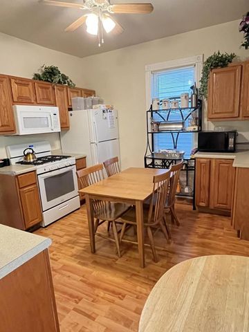 2210 N 34th STREET, Milwaukee, WI 53208