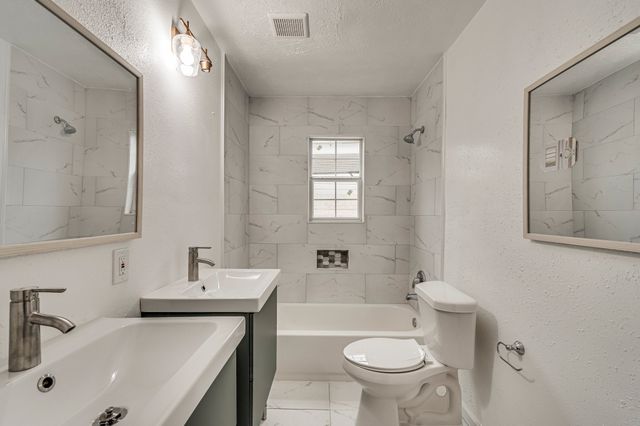 2110 Aggie Drive, Grand Prairie, TX 75051
