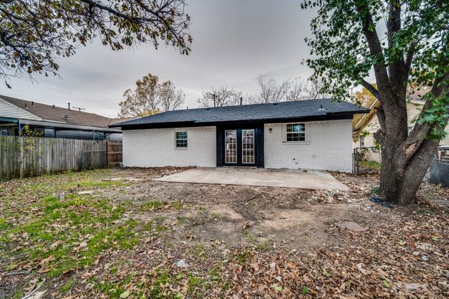 2110 Aggie Drive, Grand Prairie, TX 75051