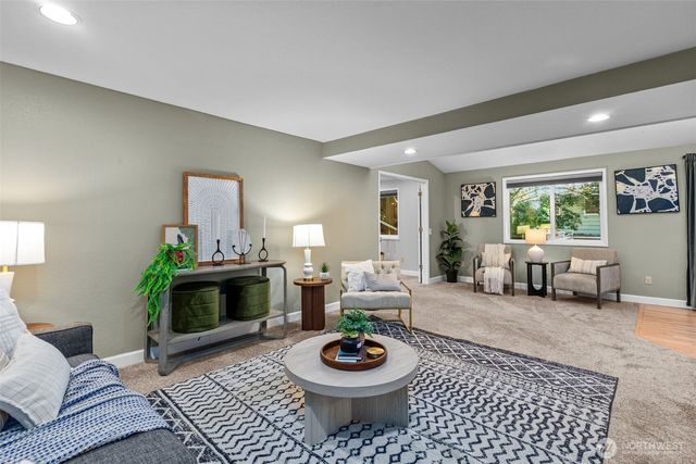 1812 SW 214th Street, Lynnwood, WA 98036