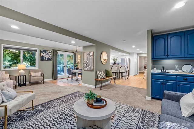 1812 SW 214th Street, Lynnwood, WA 98036