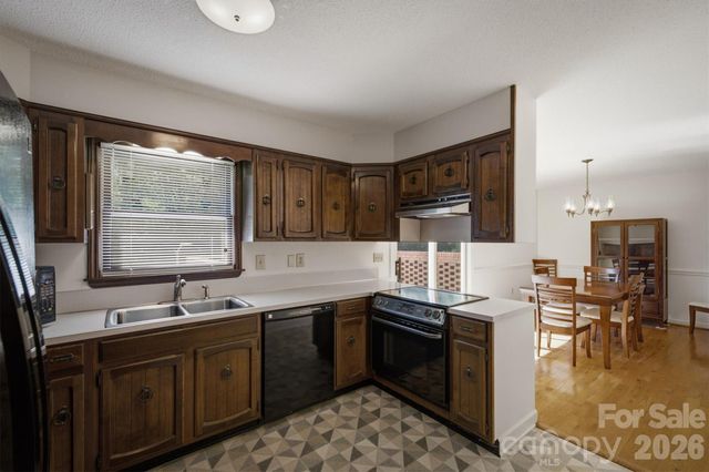 1208 35th Street Place NE 8, Conover, NC 28613