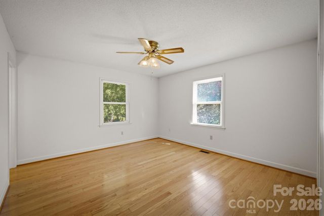 1208 35th Street Place NE 8, Conover, NC 28613