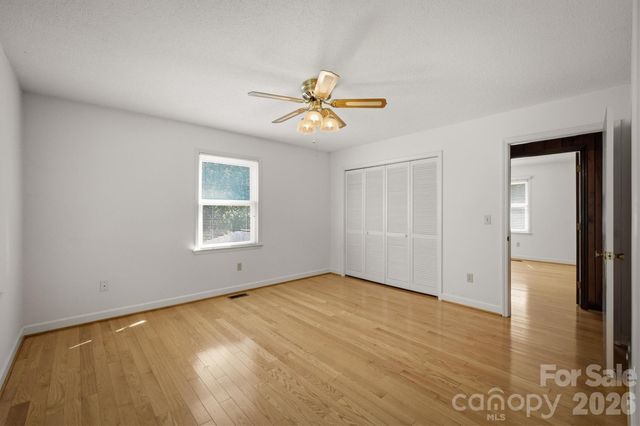 1208 35th Street Place NE 8, Conover, NC 28613