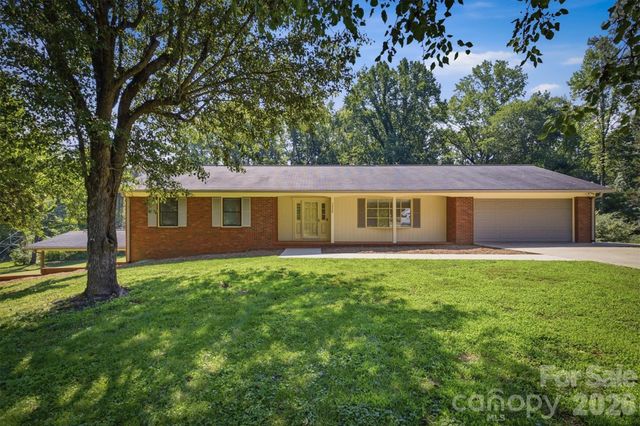 1208 35th Street Place NE 8, Conover, NC 28613