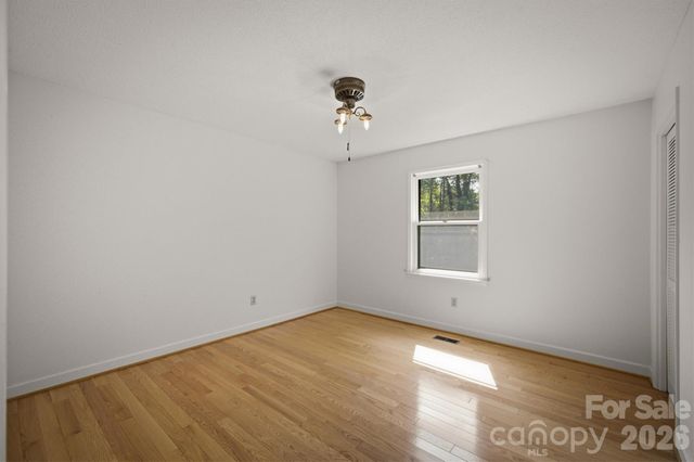1208 35th Street Place NE 8, Conover, NC 28613