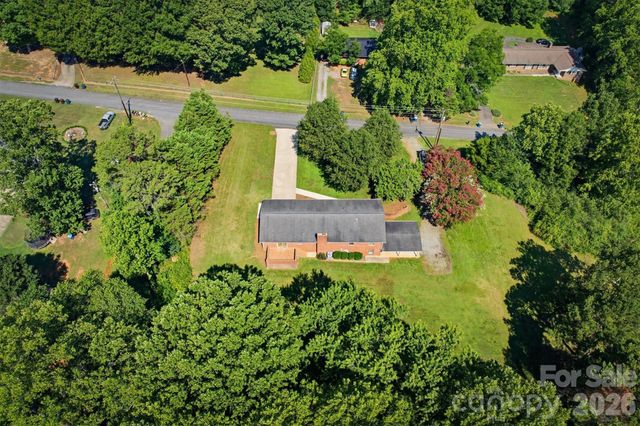 1208 35th Street Place NE 8, Conover, NC 28613