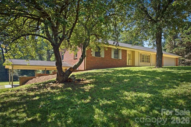 1208 35th Street Place NE 8, Conover, NC 28613