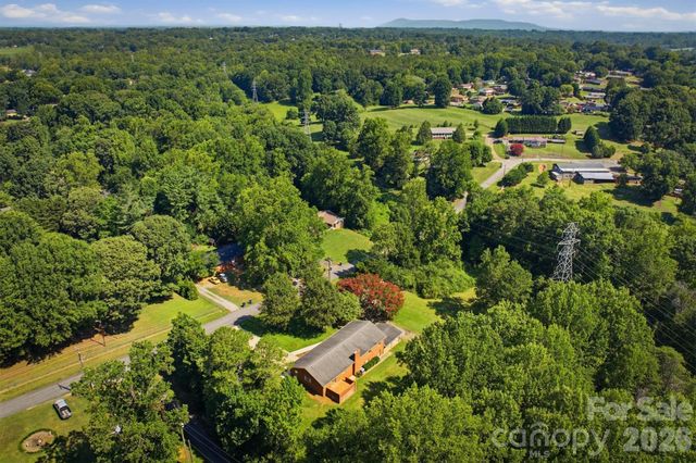 1208 35th Street Place NE 8, Conover, NC 28613