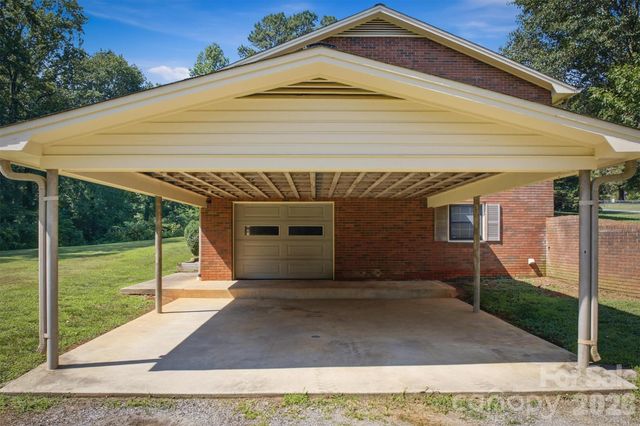 1208 35th Street Place NE 8, Conover, NC 28613