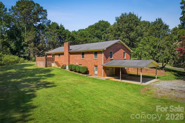 1208 35th Street Place NE 8, Conover, NC 28613