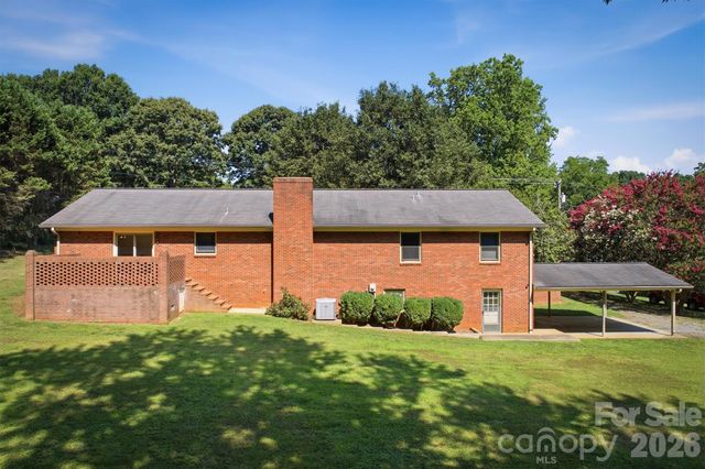1208 35th Street Place NE 8, Conover, NC 28613