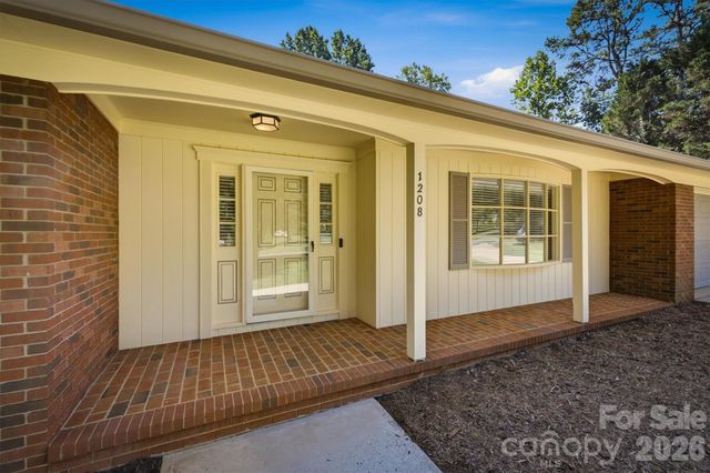 1208 35th Street Place NE 8, Conover, NC 28613