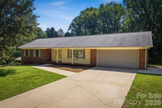 1208 35th Street Place NE 8, Conover, NC 28613