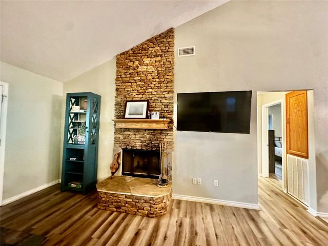 148 Crest Lane, Onalaska, TX 77360