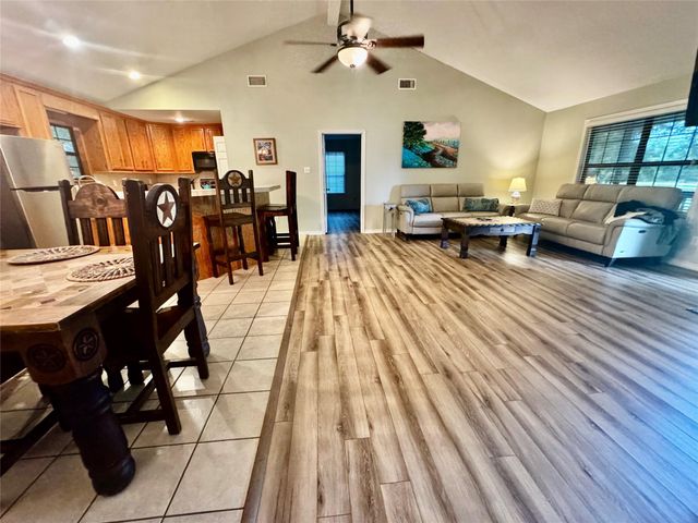 148 Crest Lane, Onalaska, TX 77360