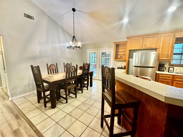 148 Crest Lane, Onalaska, TX 77360