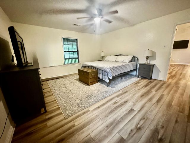 148 Crest Lane, Onalaska, TX 77360