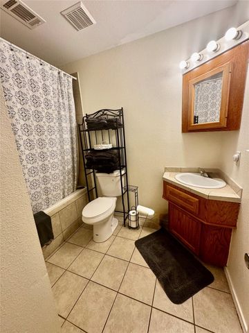 148 Crest Lane, Onalaska, TX 77360