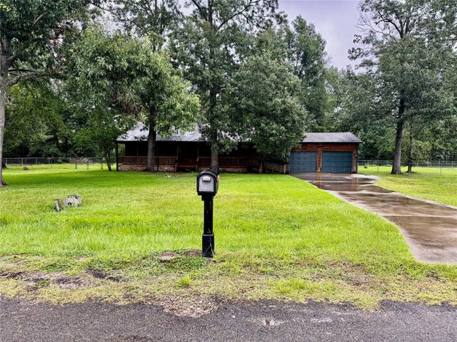 148 Crest Lane, Onalaska, TX 77360