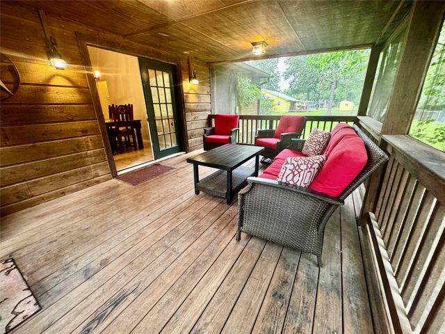 148 Crest Lane, Onalaska, TX 77360