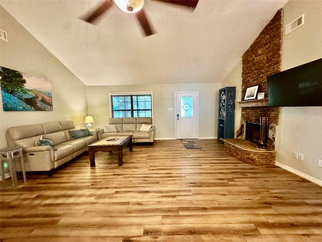148 Crest Lane, Onalaska, TX 77360