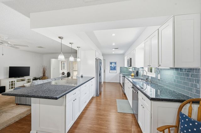 321 Del Rio Boulevard, Boca Raton, FL 33432