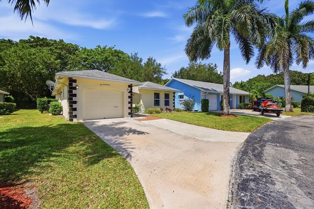 321 Del Rio Boulevard, Boca Raton, FL 33432