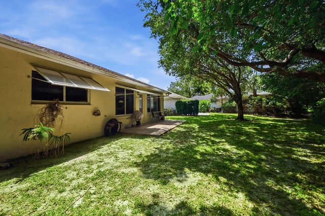 321 Del Rio Boulevard, Boca Raton, FL 33432