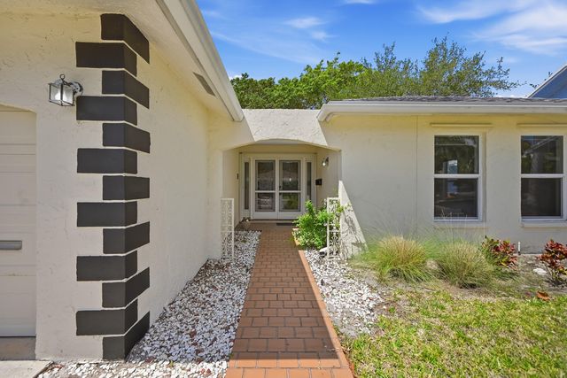 321 Del Rio Boulevard, Boca Raton, FL 33432