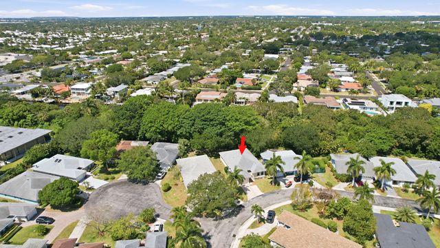 321 Del Rio Boulevard, Boca Raton, FL 33432