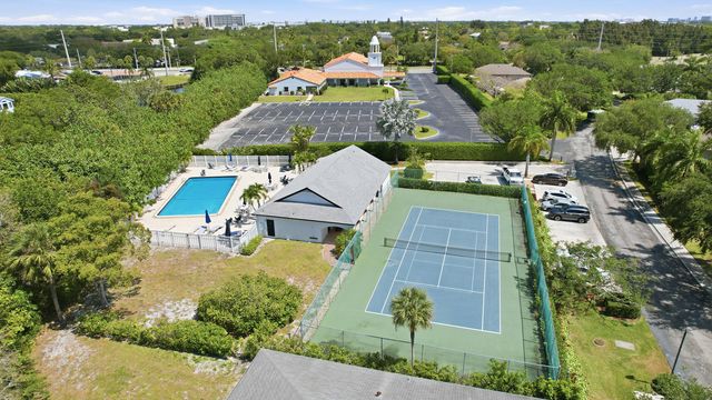 321 Del Rio Boulevard, Boca Raton, FL 33432
