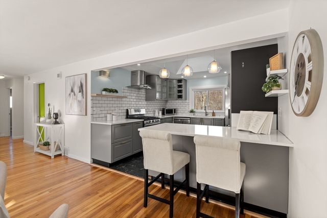 237 Davis Rd, Bedford, MA 01730