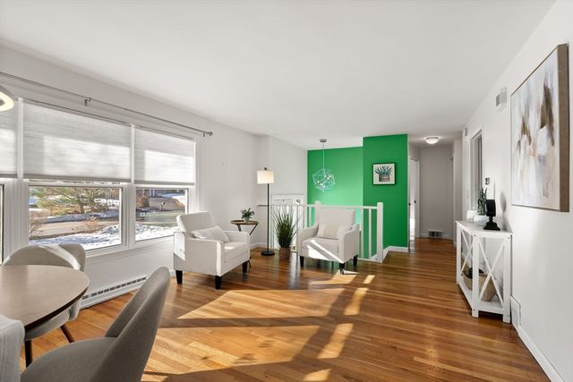 237 Davis Rd, Bedford, MA 01730