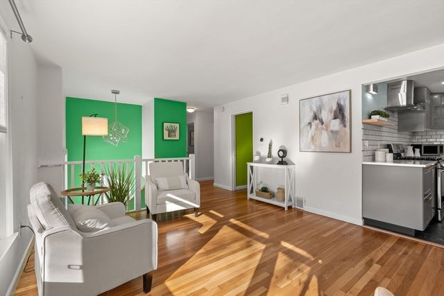 237 Davis Rd, Bedford, MA 01730