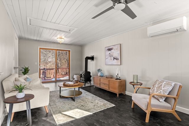 237 Davis Rd, Bedford, MA 01730