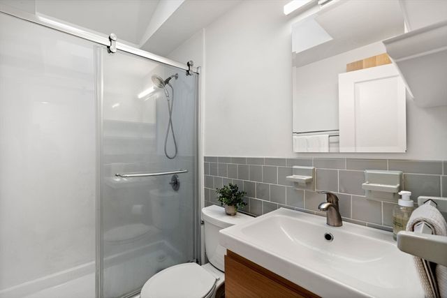 237 Davis Rd, Bedford, MA 01730