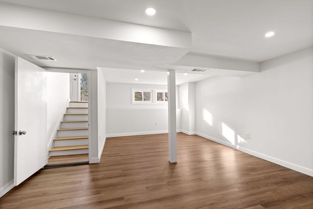 237 Davis Rd, Bedford, MA 01730