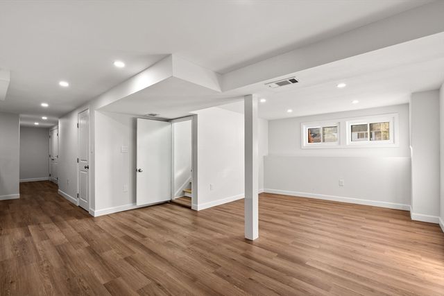 237 Davis Rd, Bedford, MA 01730