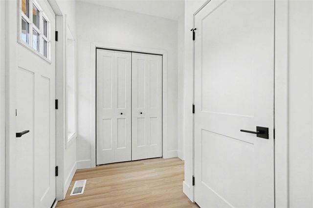 105 Lester Avenue, Dowagiac, MI 49047