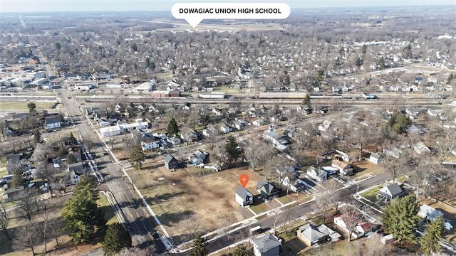 105 Lester Avenue, Dowagiac, MI 49047