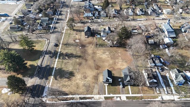 105 Lester Avenue, Dowagiac, MI 49047