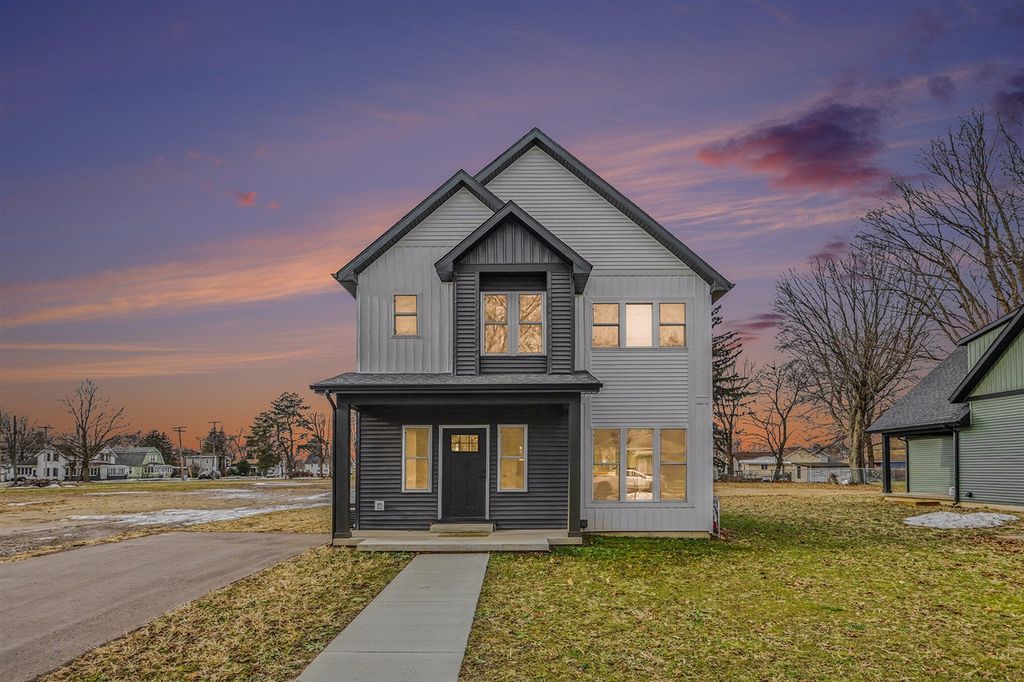 105 Lester Avenue, Dowagiac, MI 49047