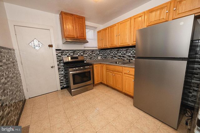 1833 E HAZZARD ST, Philadelphia, PA 19125