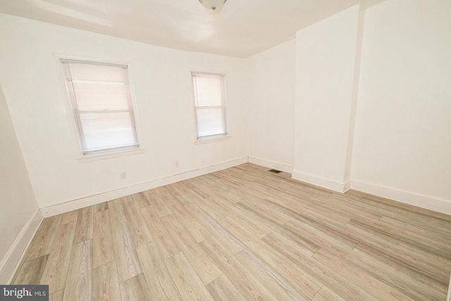 1833 E HAZZARD ST, Philadelphia, PA 19125