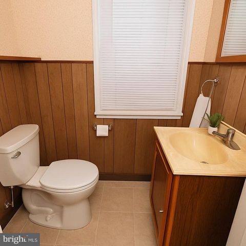 1833 E HAZZARD ST, Philadelphia, PA 19125